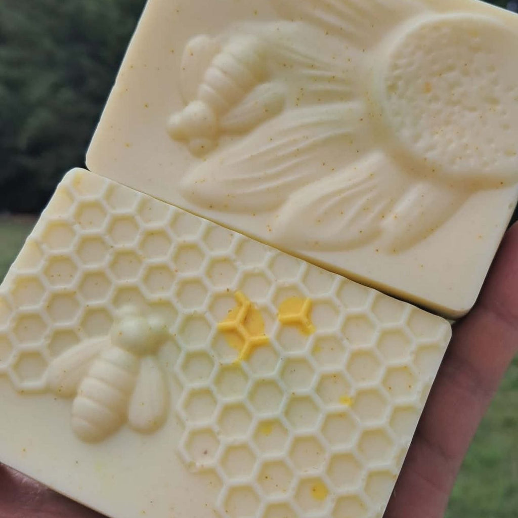 Papaya + Moringa & Spirulina Kojic Brightening Soap