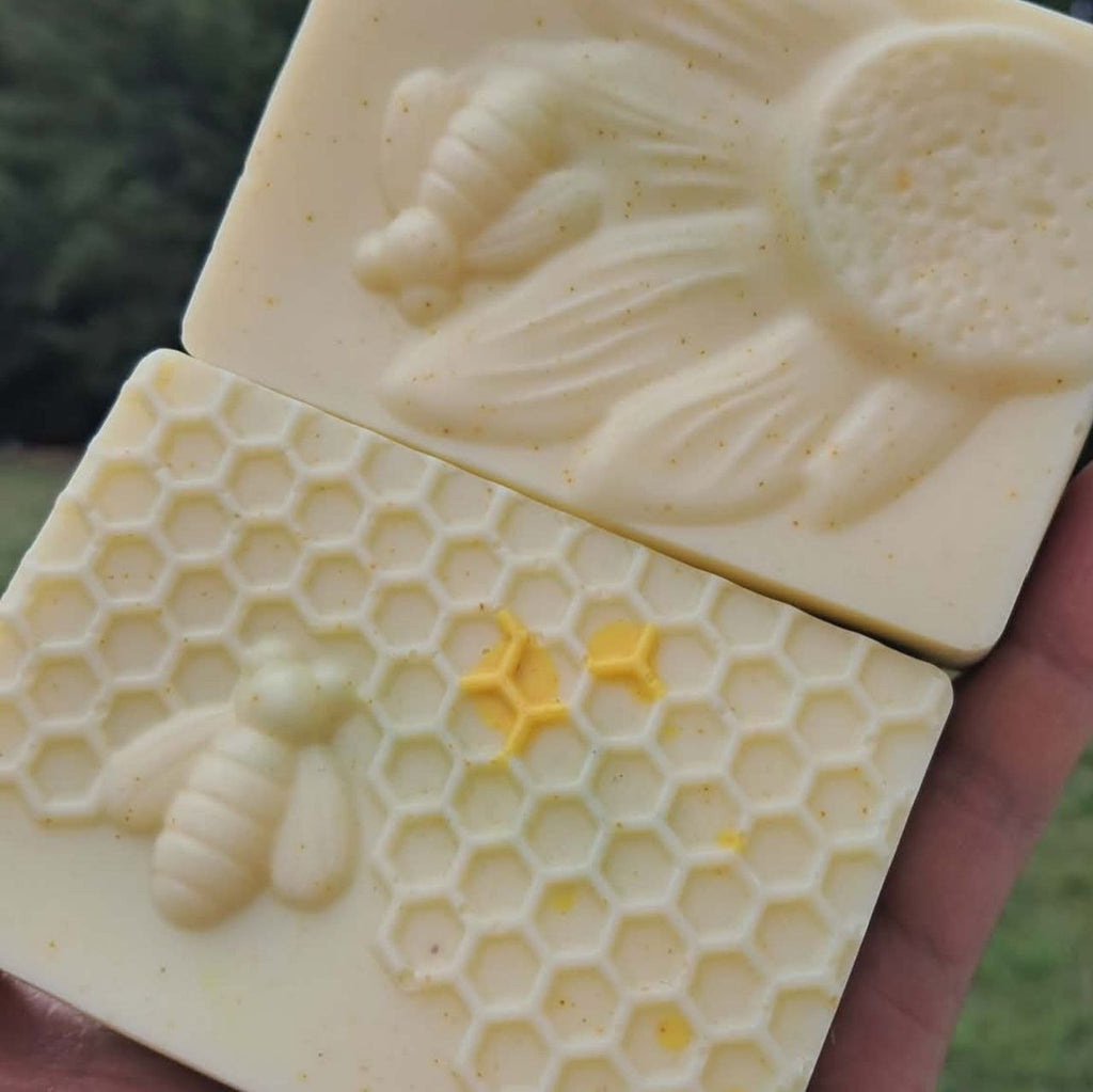 Papaya + Moringa & Spirulina Kojic Brightening Soap