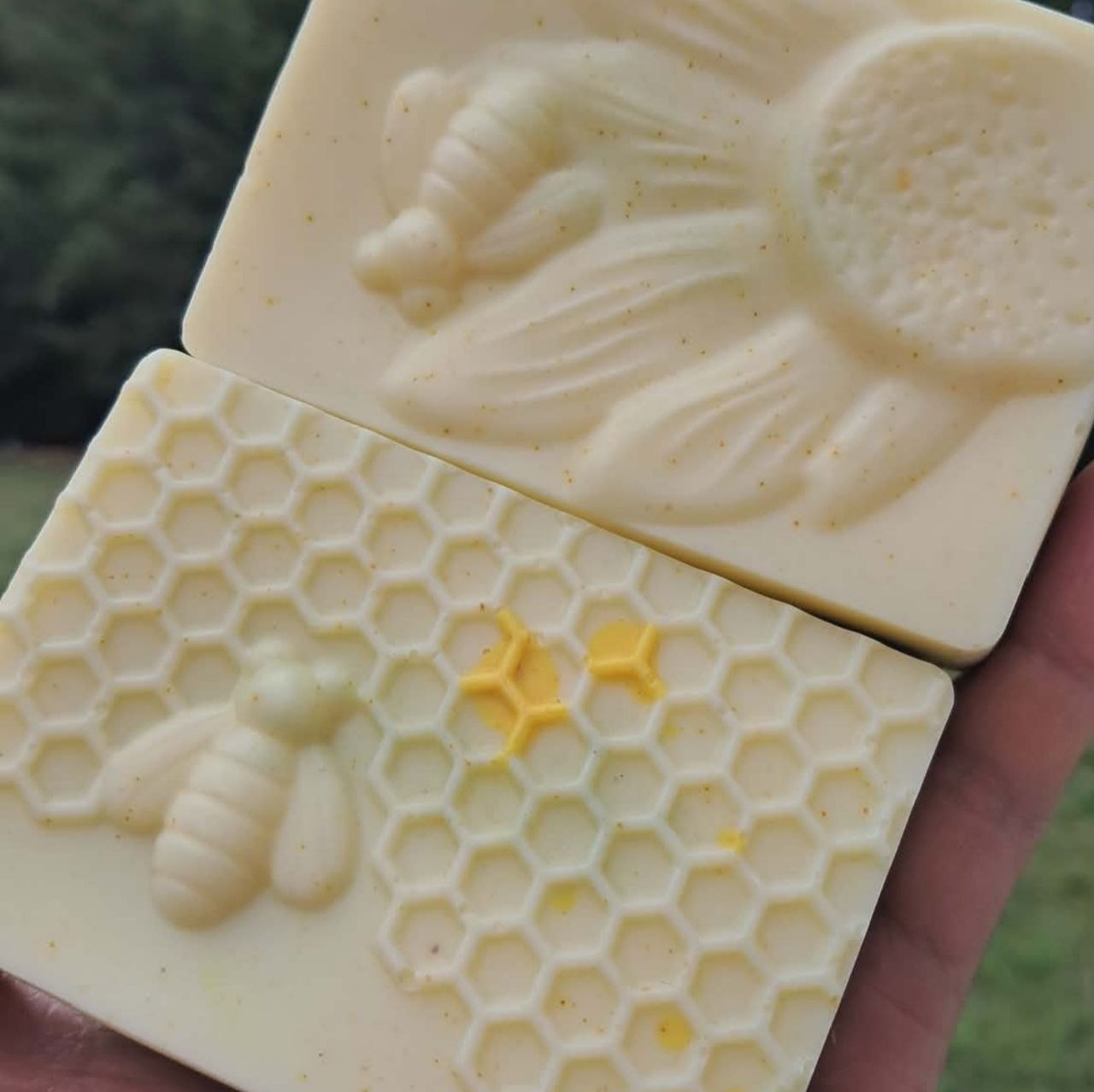 Papaya + Moringa & Spirulina Kojic Brightening Soap